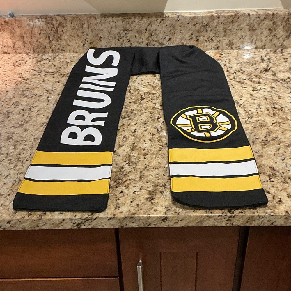 NHL Boston Bruins Black Fleece Scarf with Logo Patch